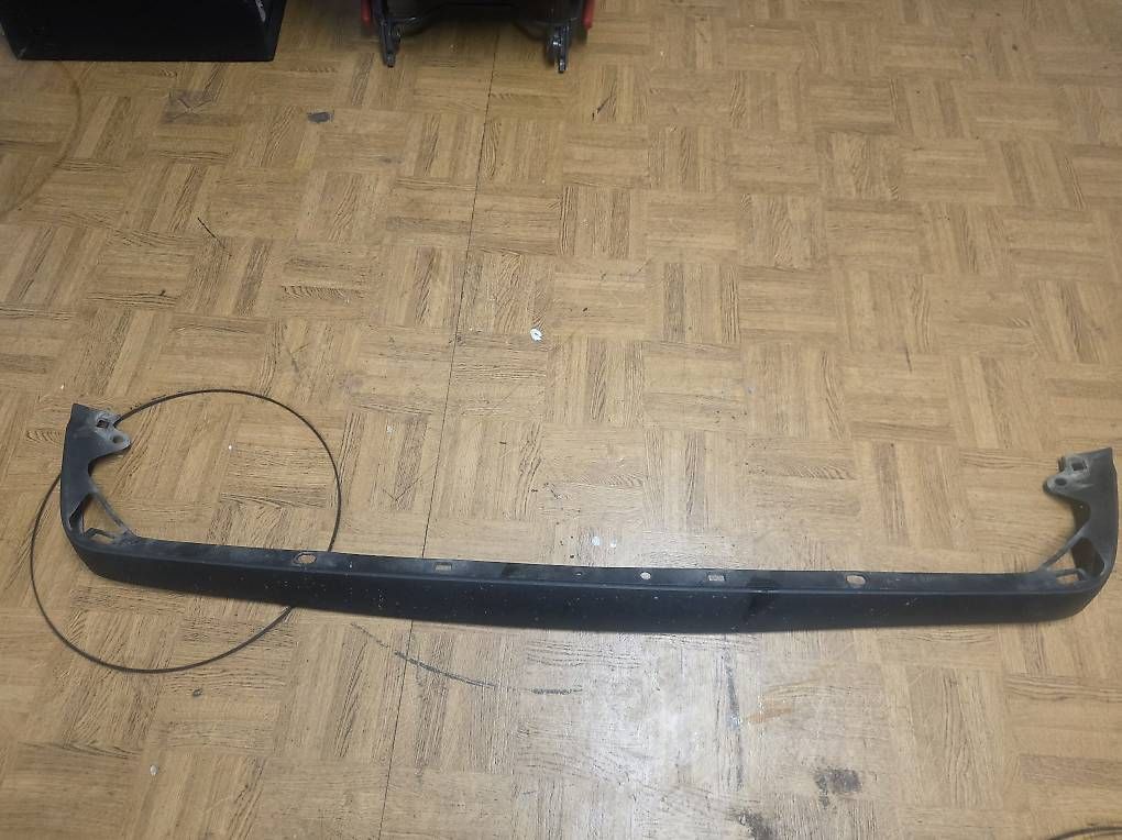 Toutes les pièces auto: Golf 2 Frontspoiler klein  – D'occasion à Muotathal par Timistin 3