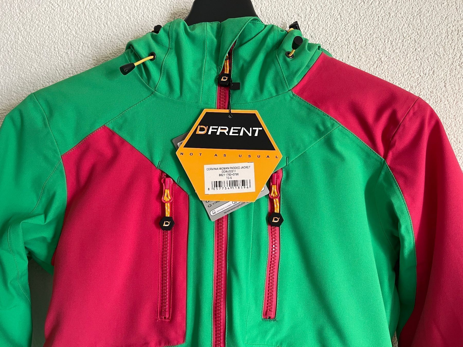 Giacche: Dfrent Cervinia Padded Jacket Gr. S – Nuovo e nell'imballaggio originale da Spreitenbach venduto da Opfikoner1 5