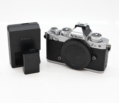 Nikon Fotocamera: Nikon ZFc Body+ Just 1600 Clicks – Nuovo (secondo la descrizione) da Schlieren venduto da Sunshine_0109 2