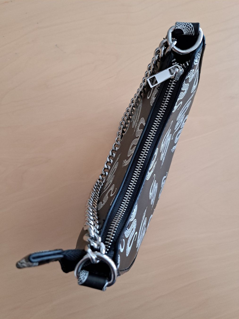 Borse da donna: Tasche Bershka mit Schlangenmuster – Usato da Pfaffnau venduto da hjp01 1