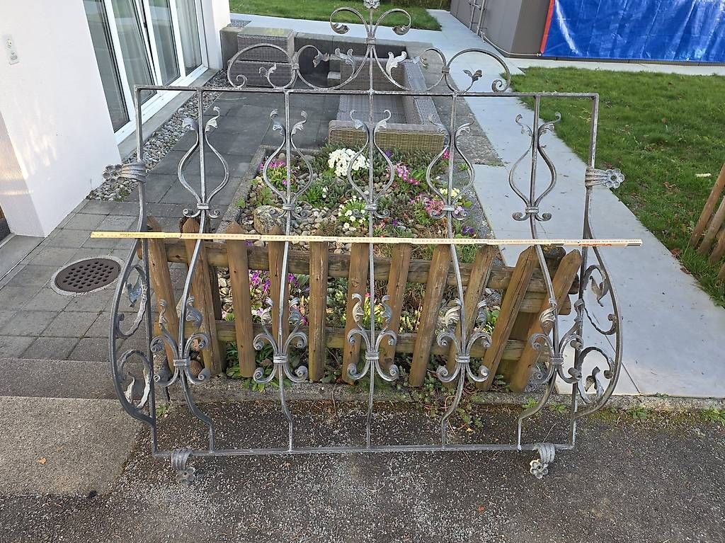 Gitter & Roste: Schmiedeisen Fenstergitter – Gebraucht aus Hitzkirch von kar_f59w 1