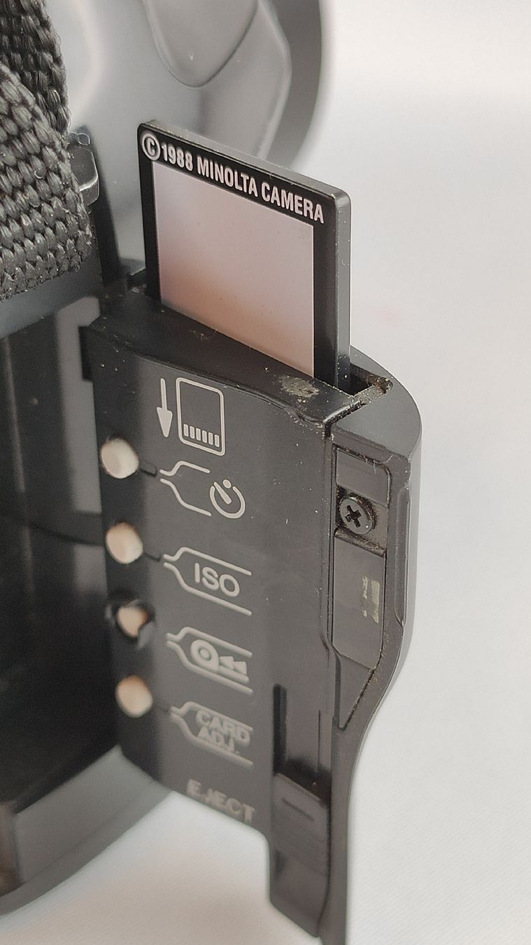Minolta Fotocamera: Minolta Dynax 7000i analog Kamera mit Blitz – Usato da Kreuzlingen venduto da Seto18 7