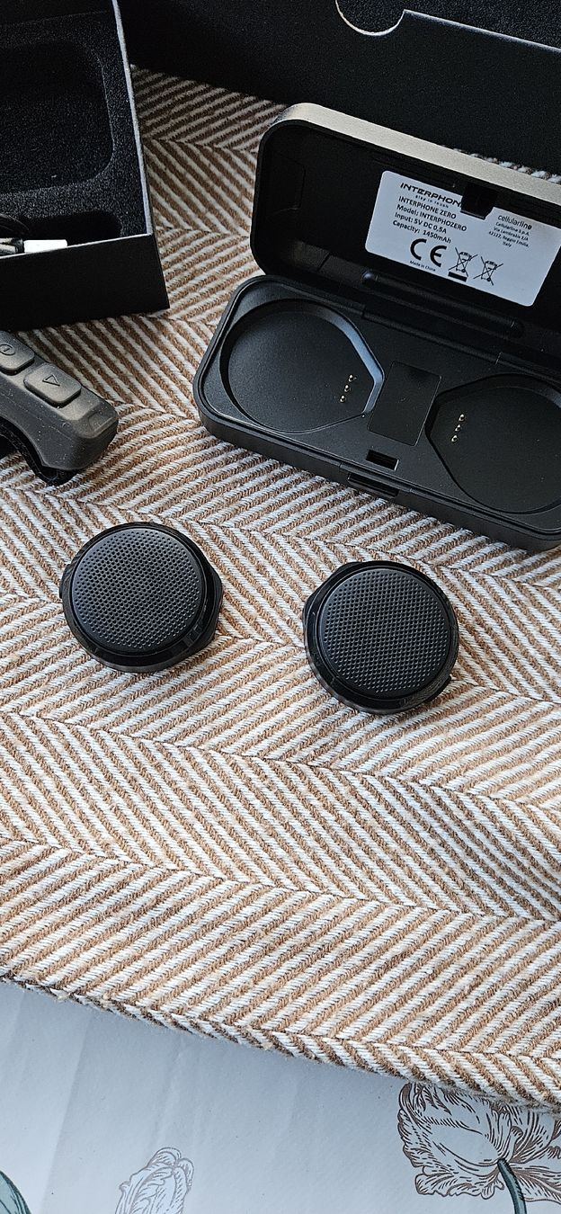 Altro: Interphone Helm-Lautsprecher / Bluetooth Headset – Nuovo (secondo la descrizione) da Aarberg venduto da helale 2