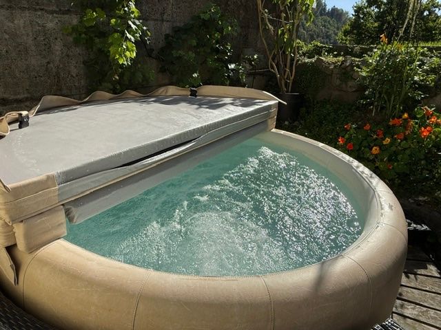 Softub Whirlpool: Softub Legend – Gebraucht aus Gamprin-Bendern von Gab0611 2
