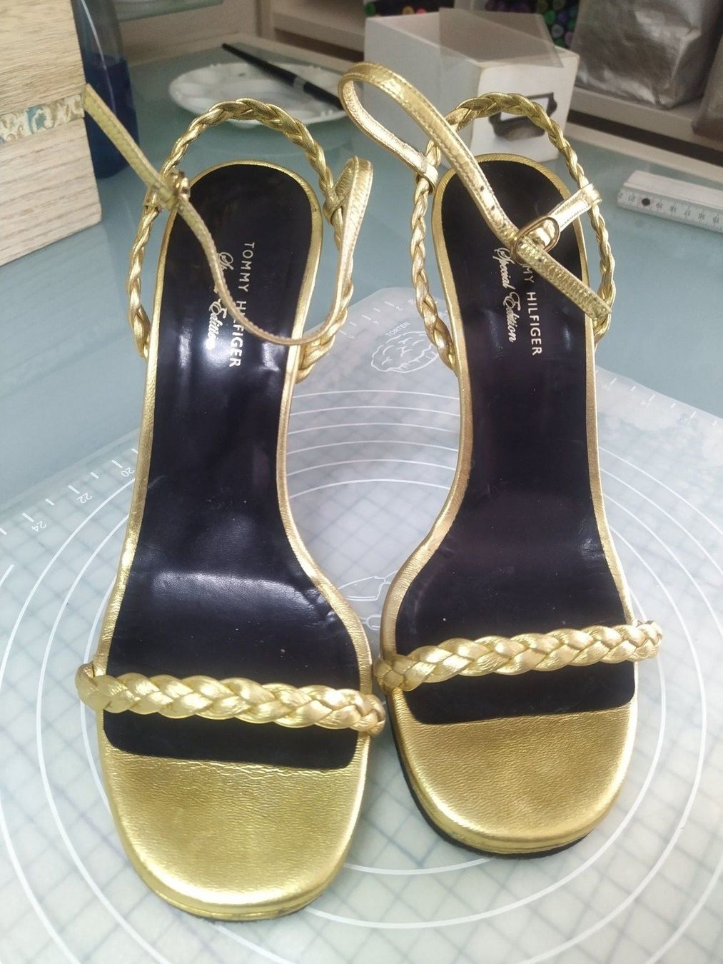 Tommy Hilfiger Scarpe da donna: Tommy Hilfiger gold 38 – Usato da Figino venduto da Palotta 3