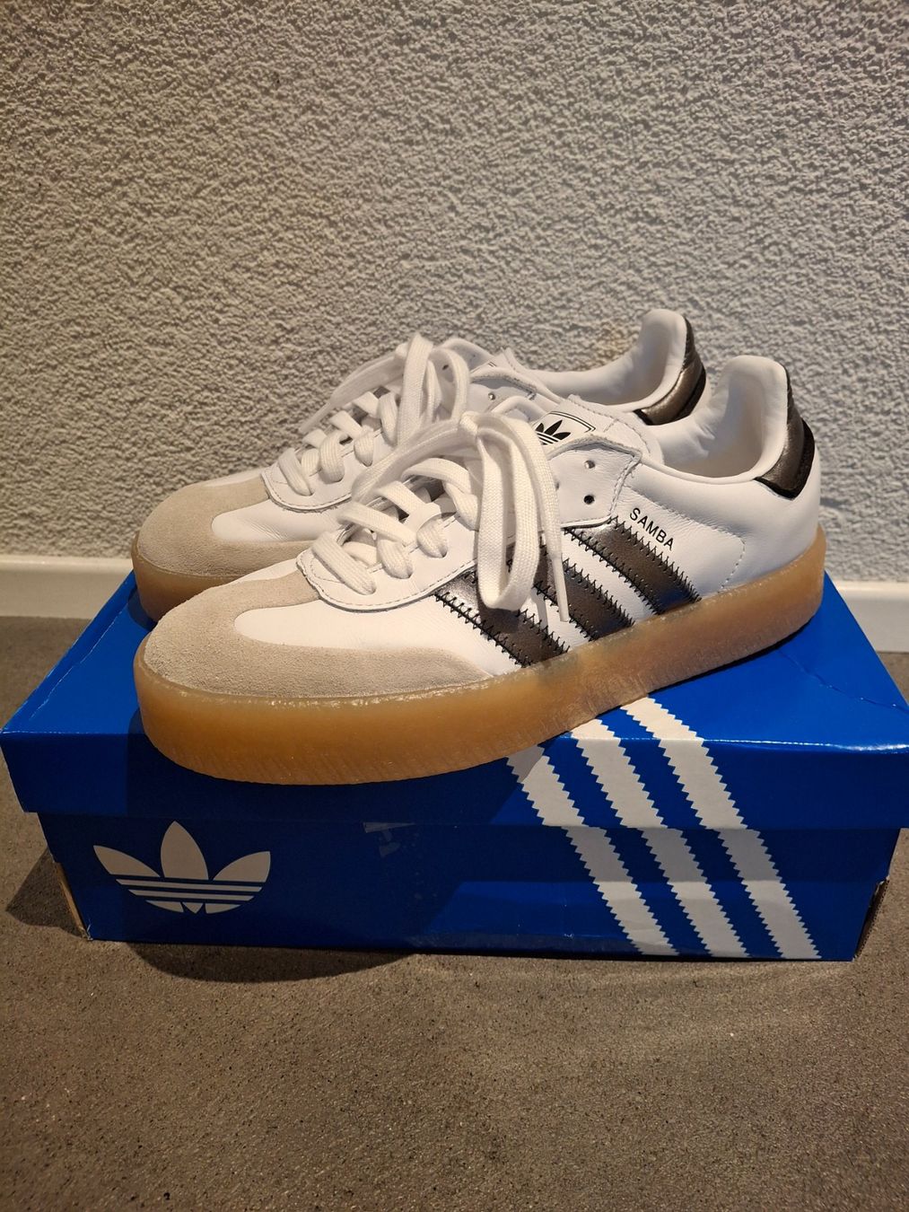 Adidas Damenschuhe: Adidas SAMBA 39 Top Zustand Sneaker – Gebraucht aus Widnau von Ms_Lefthand