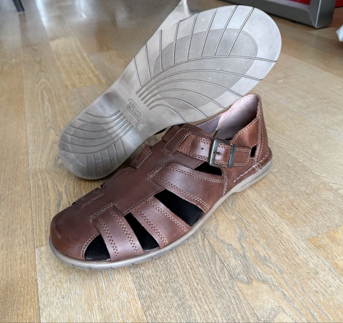 Scarpe da uomo: Camel Active Ledersandalen, Grösse 44.5 NEU – Nuovo e nell'imballaggio originale da Reinach AG venduto da innamac 1
