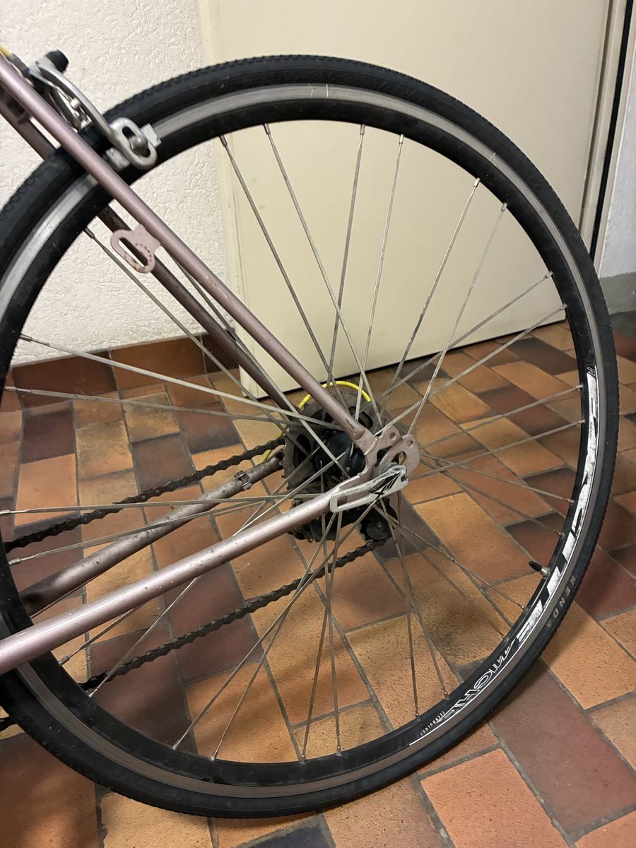 Biciclette: Hurricane Bicycle w/ Basket used condition read description – Difettoso da Zürich venduto da daphnesap 4