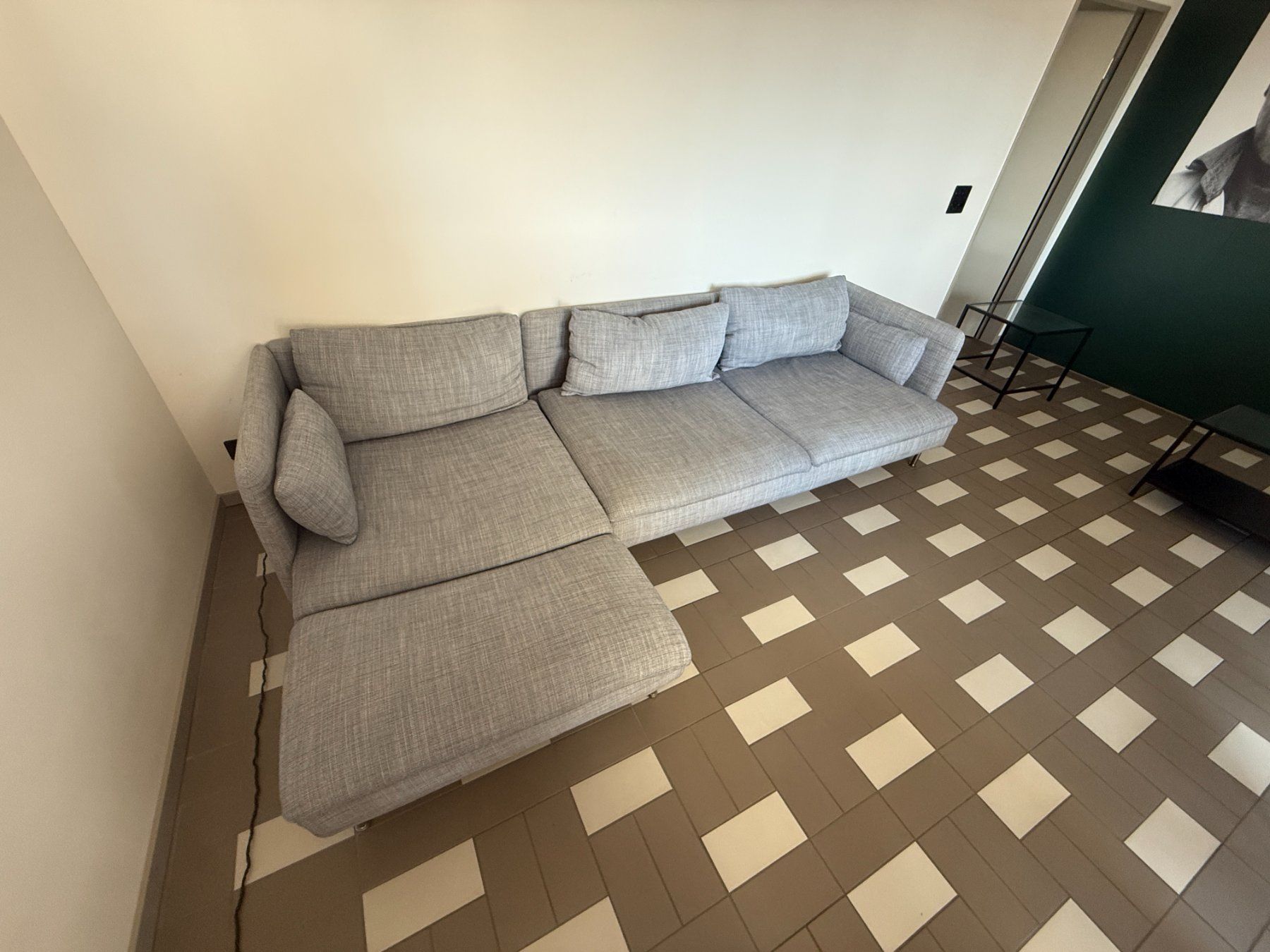 Sofas: Modernes Ecksofa in Hellgrau (Stoff) – D'occasion à Schlieren par ale_s2f8 1