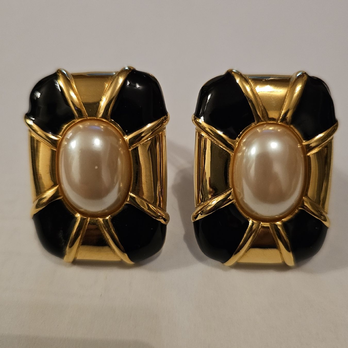 Givenchy Orecchini pendenti & Orecchini a lobo: Givenchy - Boucles d'Oreilles Vintage 80's - Élégantes. – Usato da Genève venduto da Gift-and-Ideas
