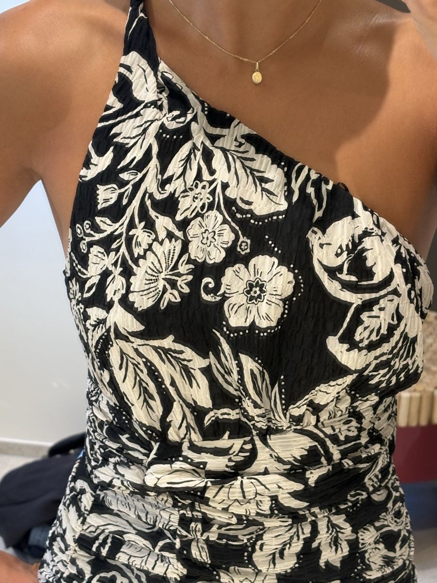 Zara Kleider: One shoulder ruched fabric mini dress – Gebraucht aus La Conversion von chi_td5v 3