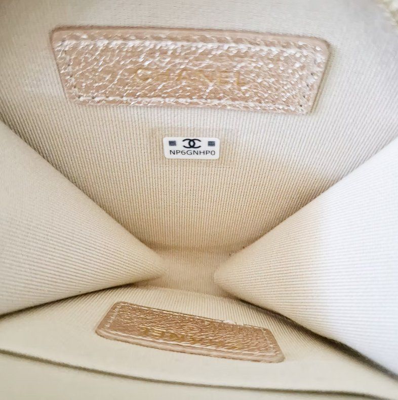 Chanel Borse da donna: CHANEL Mini Pochette und Airpods Case – Usato da Zürich venduto da Liloubags 4