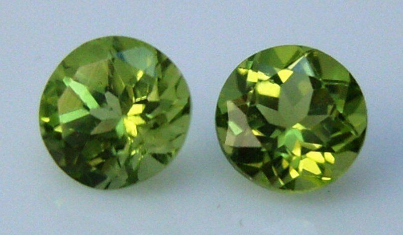 Edelsteine: Péridots AAA rond 4 mm / 0.26 ct pièce – Neu (gemäss Beschreibung) aus La Chaux-de-Fonds von j-aime-les-gemmes
