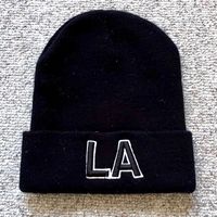 Schwarze LA Beanie Mütze aus Los Angeles 100% Acryl Getragen