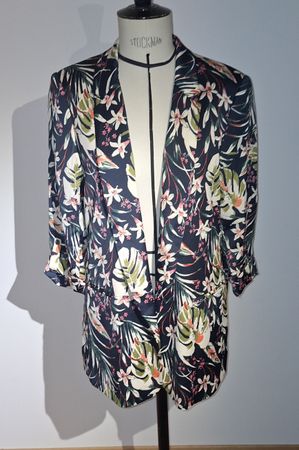 Veste Zara femme L - imprimé floral, élégante et légère.