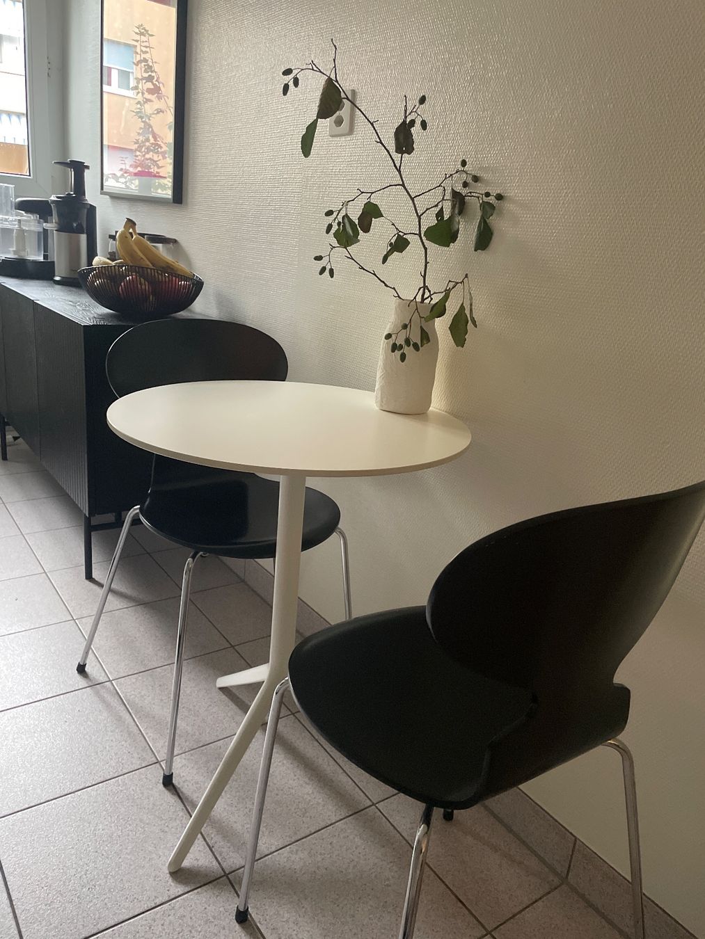 Lista Tavoli: Table ronde blanche Lista – Usato da Lausanne venduto da Molecule11