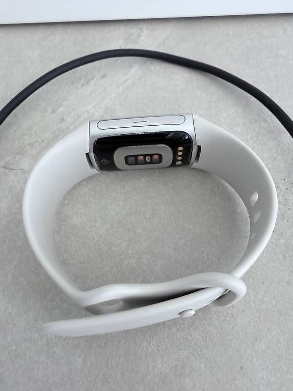 Smartwatch: Fitbit Charge 6 Tracker neuwertig  – Usato da Seewen SZ venduto da mar_5yzl 3