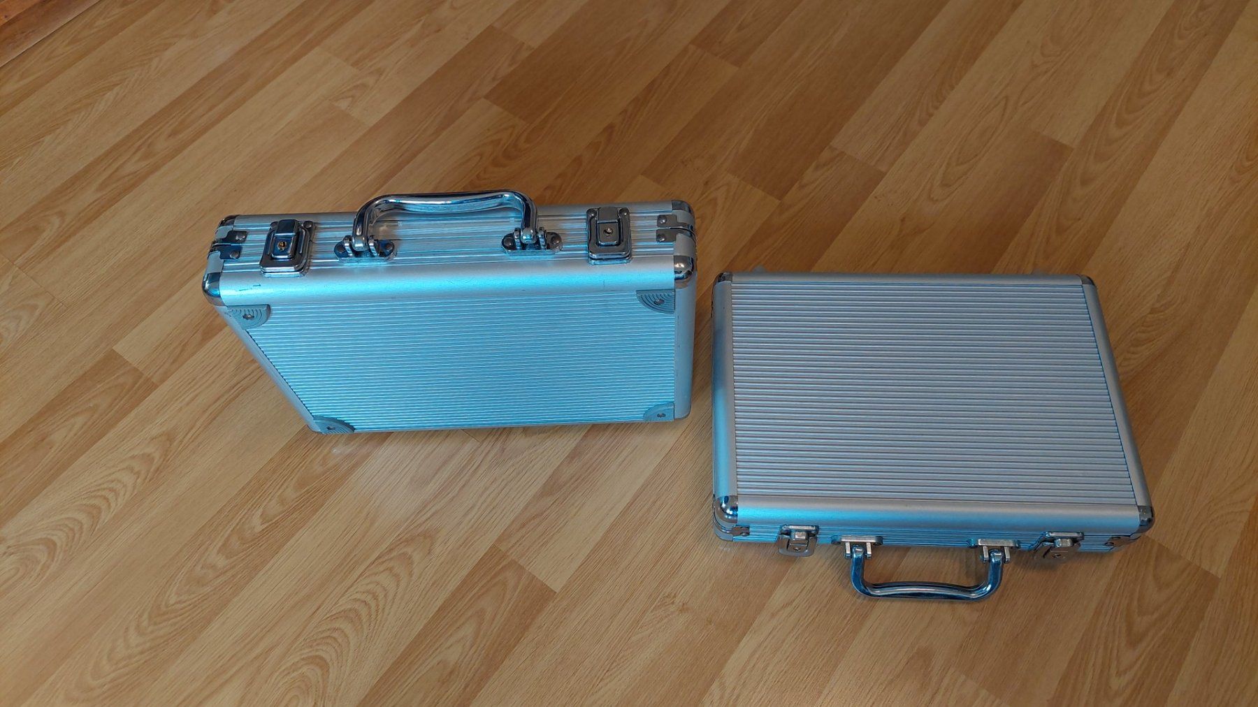 Giochi: 2×PokerSets – Usato da Basel venduto da kat_56dz 3