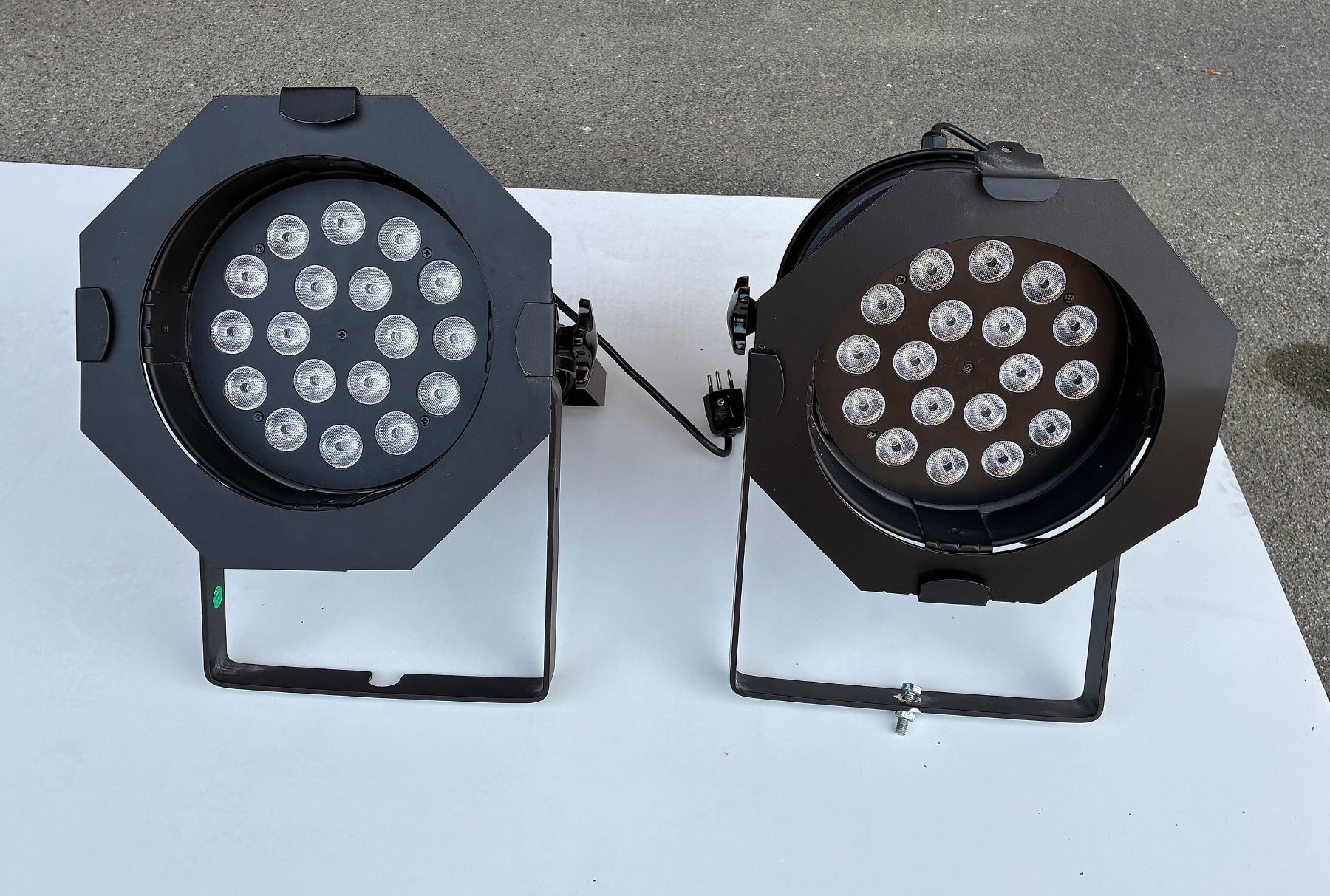 Scheinwerfer: 2 Scheinwerfer LCD – Gebraucht aus Bäretswil von robsonantik