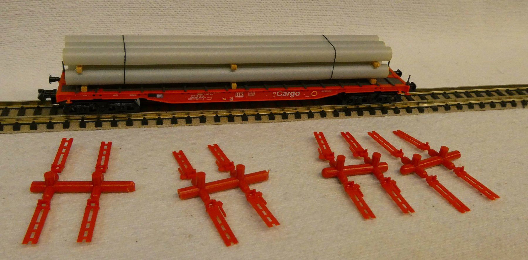 Trix Modellini di ferrovie: Rungenwagen mit Rohre – Nuovo e nell'imballaggio originale da Rupperswil venduto da Ropi03