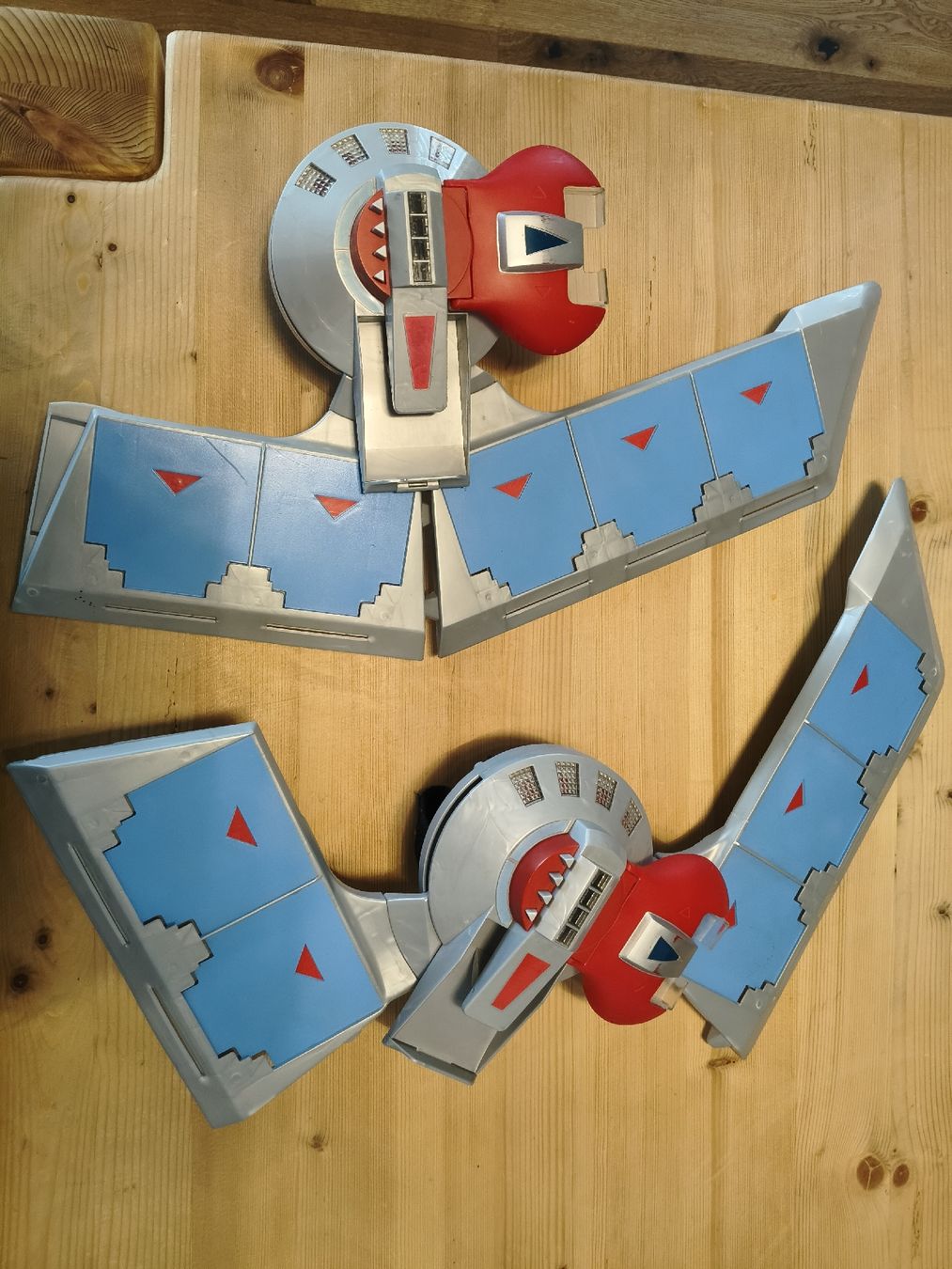 Jouets: 2 Yu-Gi-Oh Duel Disk mit Gebrauchsspuren – D'occasion à Unterkulm par Scarface88 2