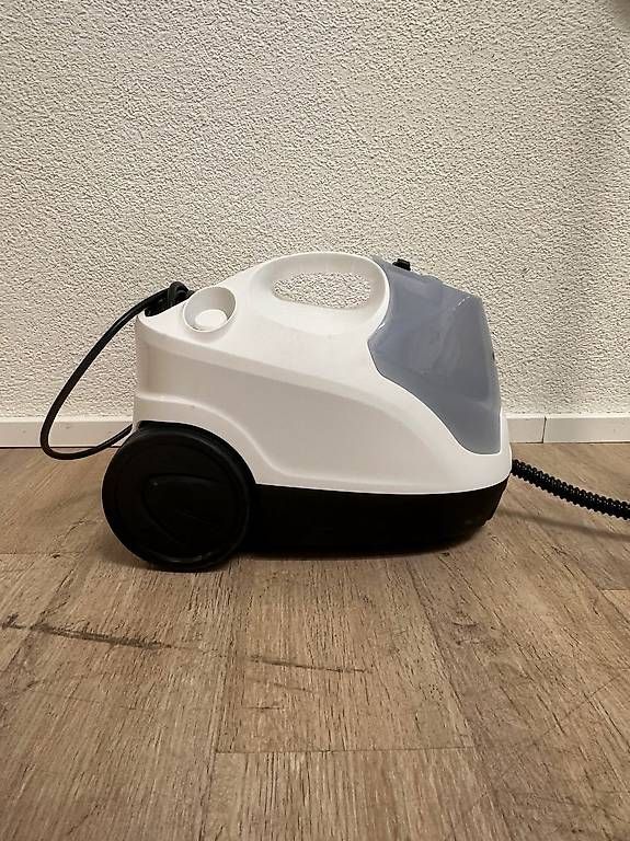 Kärcher Pulitori a vapore: Kärcher SC 2 Deluxe EasyFix Dampfreiniger weiss – Usato da Obernau venduto da Arche_Noah_Brocki 3