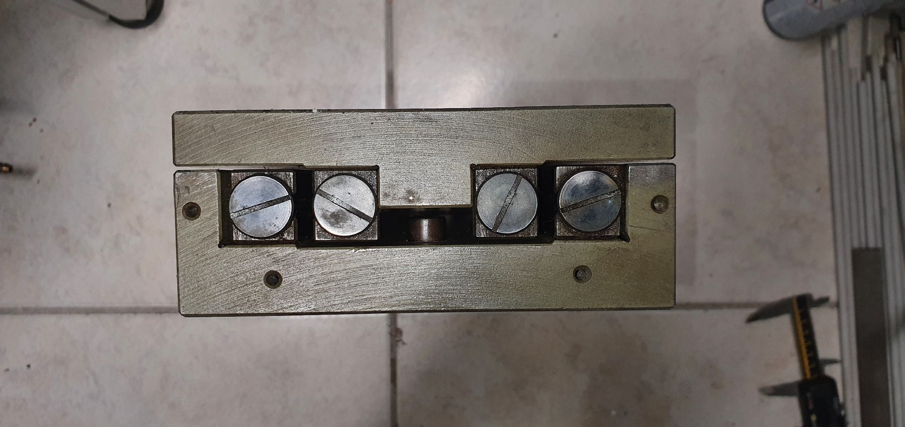 Cuscinetti a sfere: Table coulissante Schneeberger acier – Usato da Chailly-Montreux venduto da Zorro123 1