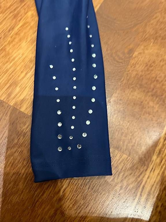Canottiere & Pantaloni: Kürkleid Eiskunstlauf / Tanz Outfit – Usato da Unterentfelden venduto da jenny-falco 3