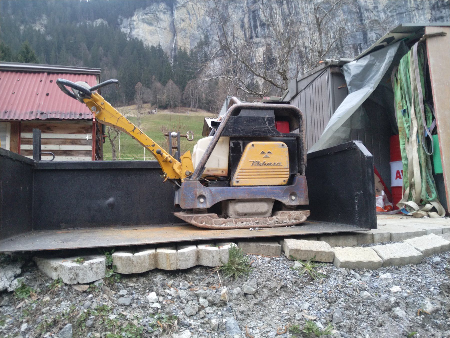 Hutter Tutte le macchine: Vibroplatte Hutter Micasa – Usato da Lauterbrunnen venduto da stasim95 2