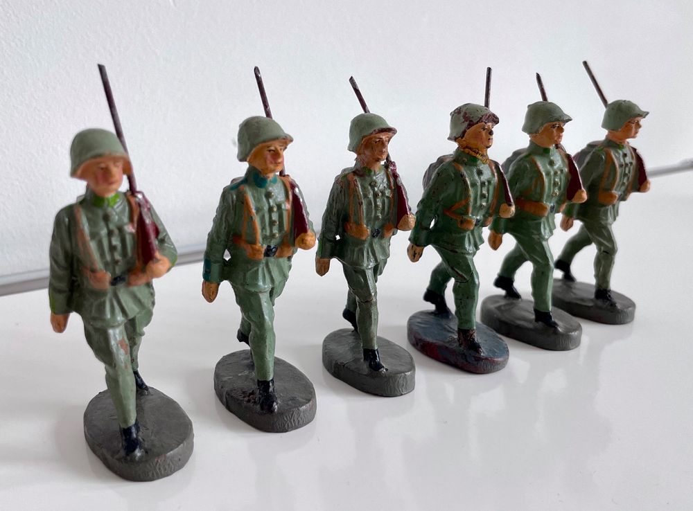 6x Spielzeugfiguren Elastolin Wehrmacht WWII 1