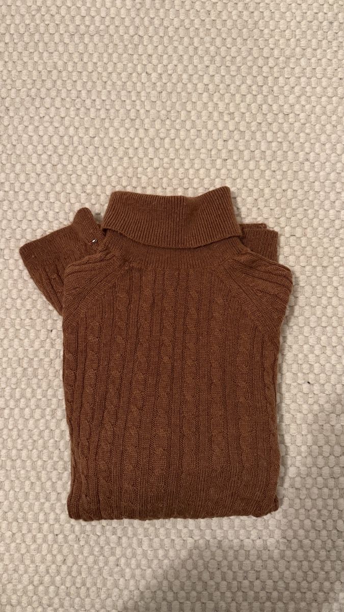 Tommy Hilfiger Maglioni & Felpe: Tommy Hilfiger Brown Wool Cable Knit Roll Neck - M – Nuovo (secondo la descrizione) da Zürich venduto da kor_pm27