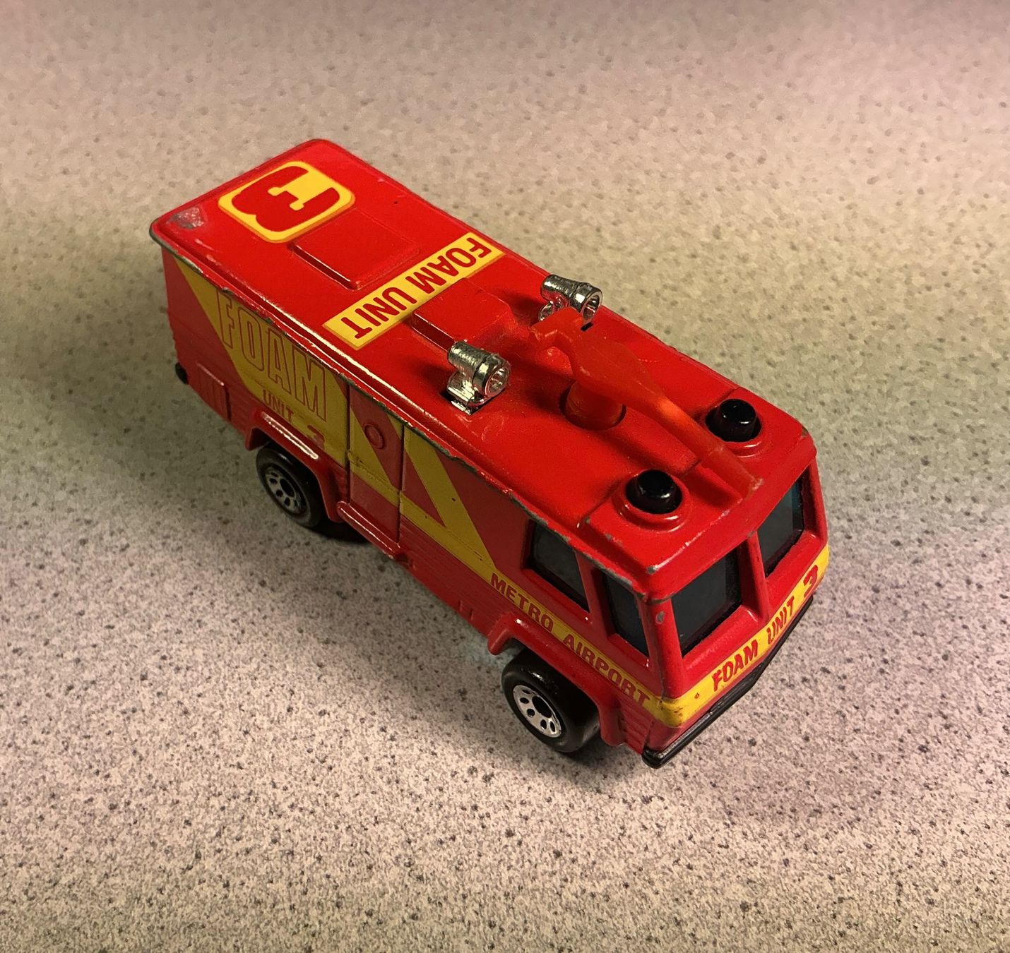 Modellautos: Modellauto Flughafen-Löschfahrzeug – Gebraucht aus Niederhasli von ercp4 1