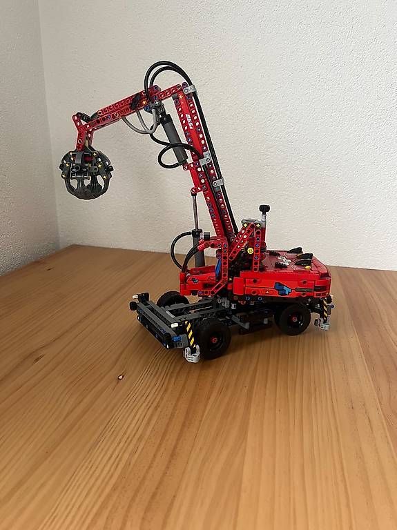 Baukästen: Lego Technic Umschlagbagger 42144 – Gebraucht aus Eschenbach SG von Nadja0204