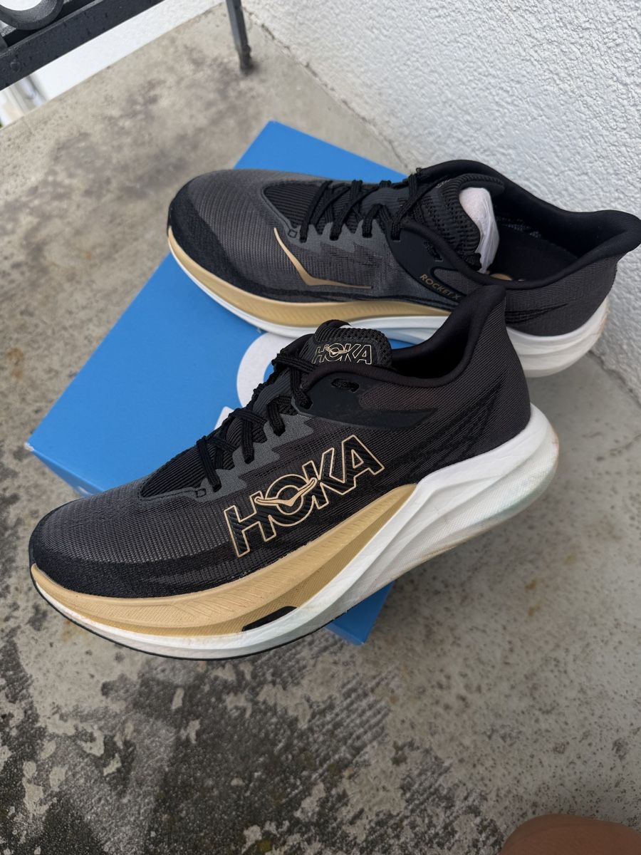Hoka One One Herrenschuhe: HOKA Rocket X3 Carbon Running Shoe – Neu (gemäss Beschreibung) aus Zürich von agichristine
