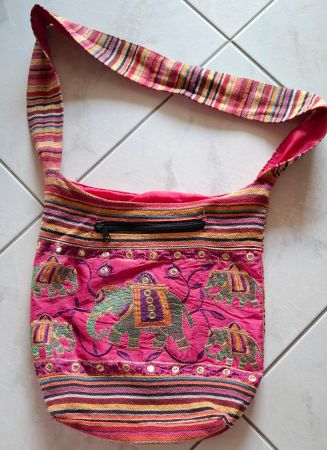 Hübsche Goa Schultertasche für Damen.