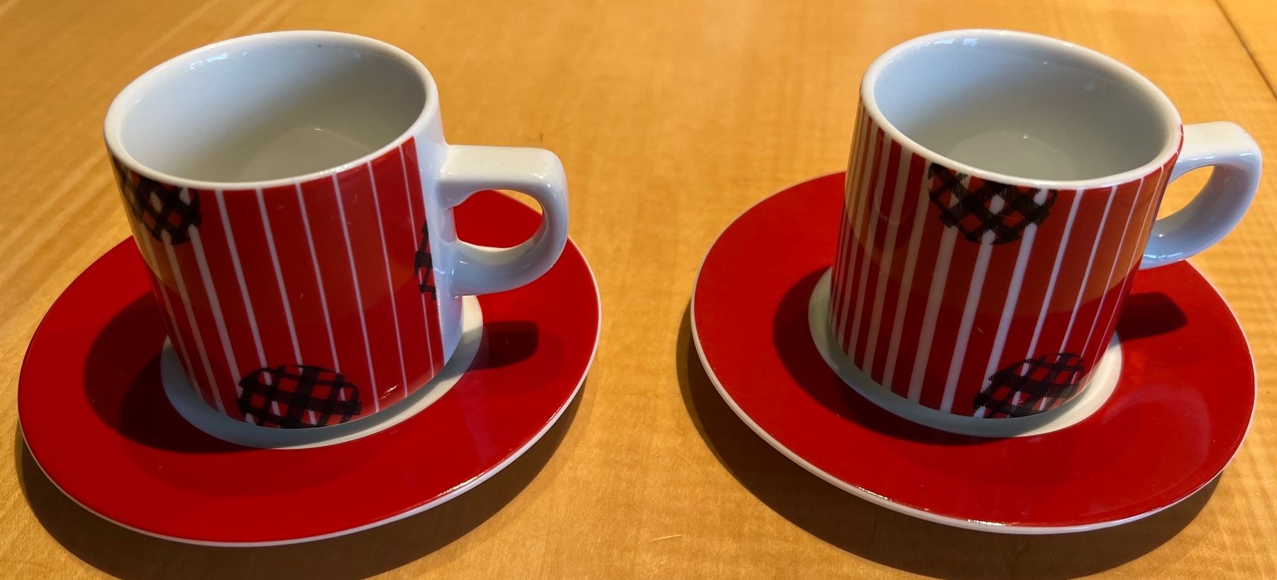 Tassen: Espressotassen 2 Stück mit Unterteller – Gebraucht aus Liestal von FlomiVivi