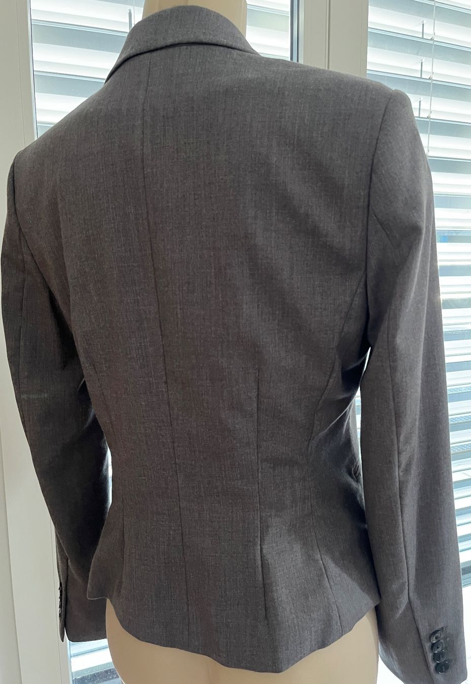 Giacche: Eleganter Blazer Gr. M, grau – Nuovo (secondo la descrizione) da Burgdorf venduto da wiwy51 1