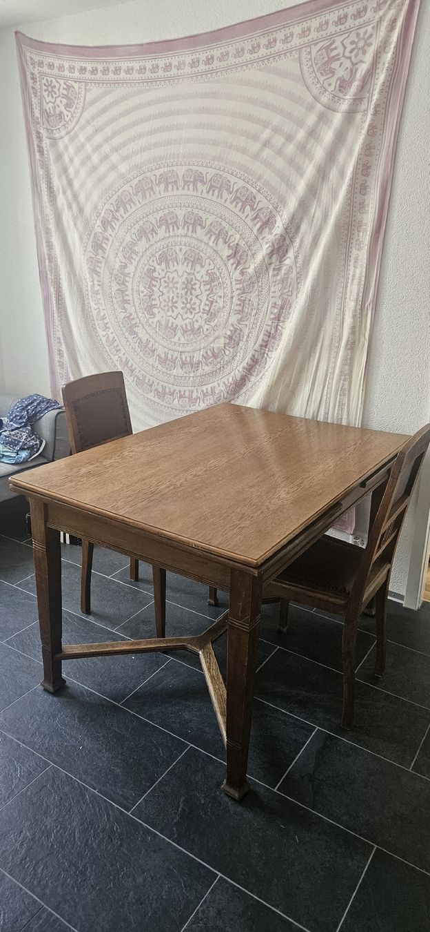 Tische: Holtisch mit 4 Stühlen – Gebraucht aus Bern von Sailey 2