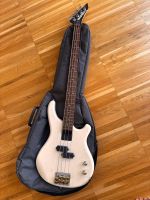 E-Bass Washburn weiss mit Gigbag gebrauchter Zustand