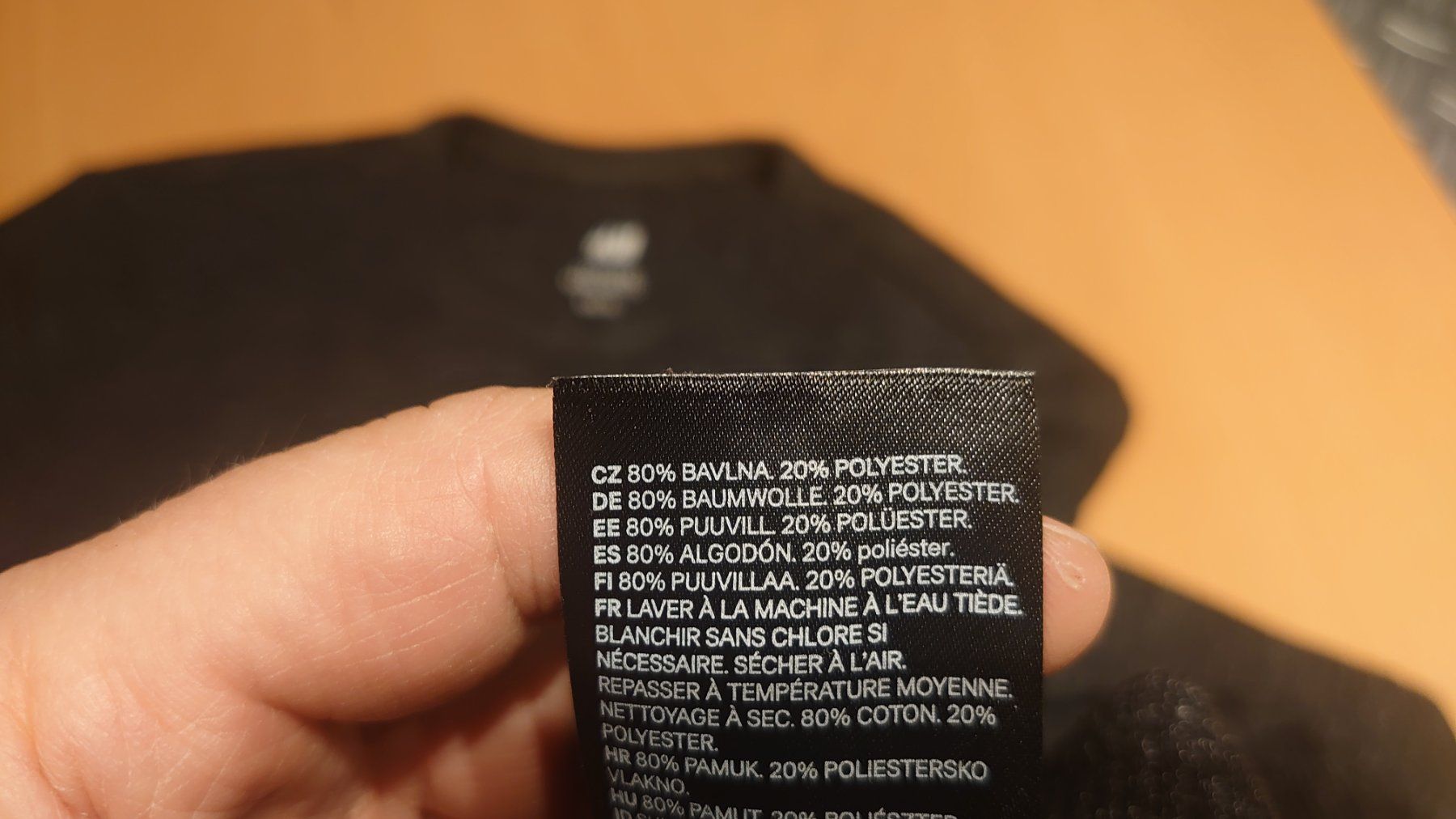 Maglioni & Felpe: H&M Langarm Shirt – Usato da Kirchberg BE venduto da Myford 3