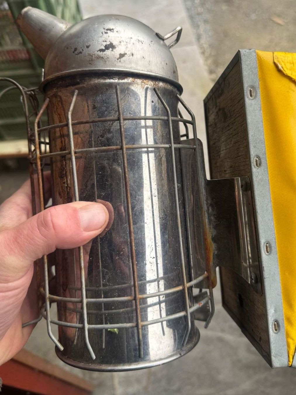 Alveari: divers Matériaux d apiculture – Usato da Monthey venduto da Chez-Dani-81 3