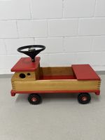 Lastwagen aus Holz