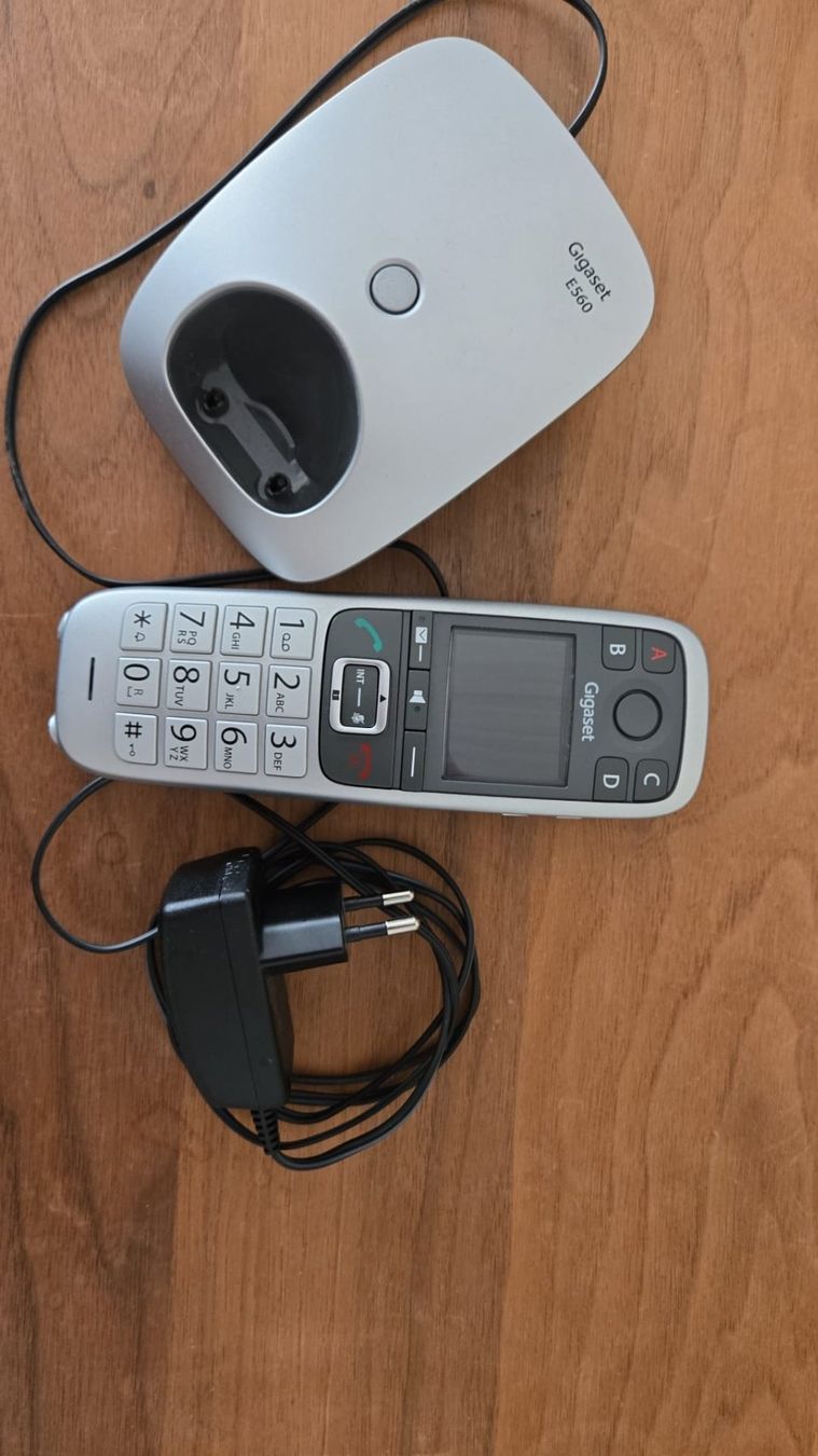 Gigaset Telefone: Gigaset E560 mit Basisstation – Komfort-DECT-Telefon 📲 – Gebraucht aus Gunzwil von
