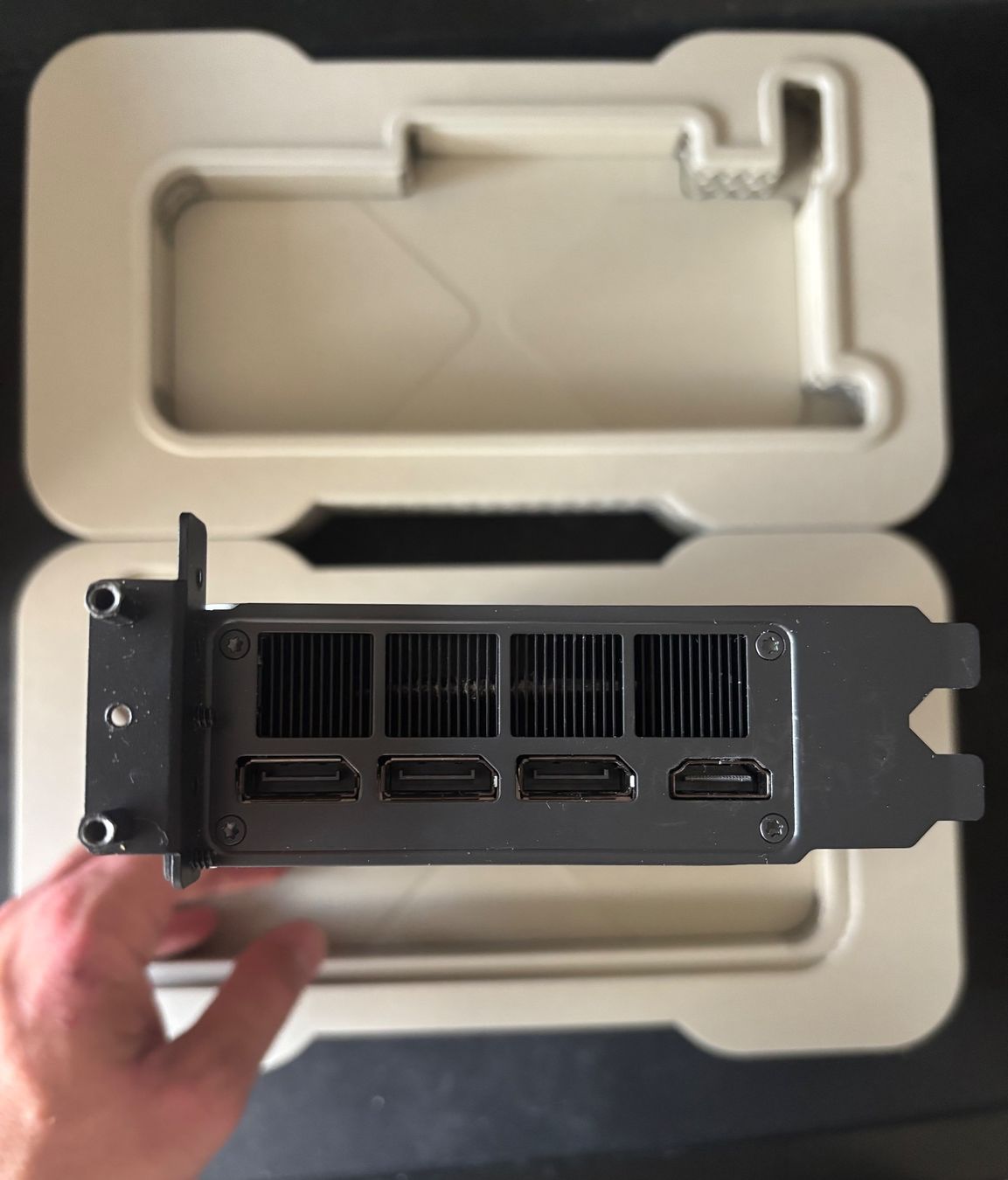 Nvidia Schede grafiche: Nvidia GeForce RTX 5070 Founders Edition – Usato da Gwatt (Thun) venduto da Cooler209 3