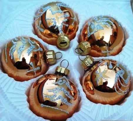 Tutte le decorazioni: Kugeln in Gold mit Glitzer - 5 Stück - – Nuovo e nell'imballaggio originale da Zürich venduto da 1-2-3-Kaufen 3