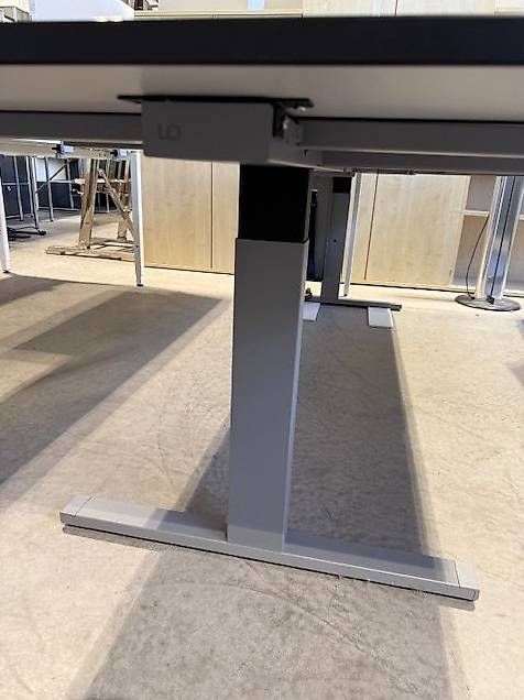 Lista Scrivanie: Lista Extend Tisch 240x100 cm, Ausstellungsmodel – Usato da Lenzburg venduto da Buerokonz 2