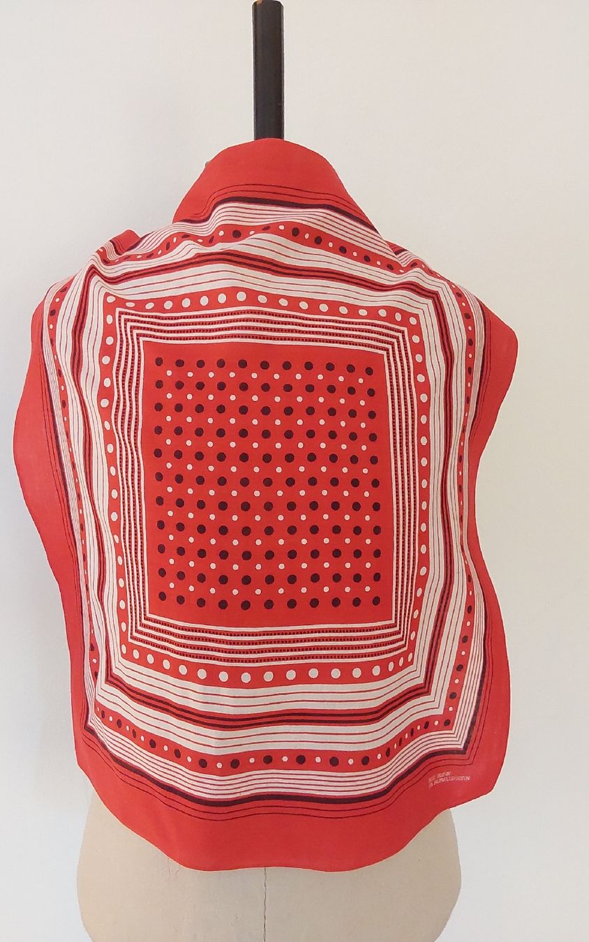 Foulards, Tücher & Schals: Baumwolltuch quadratisch rot – Gebraucht aus Köniz von scopello12 1