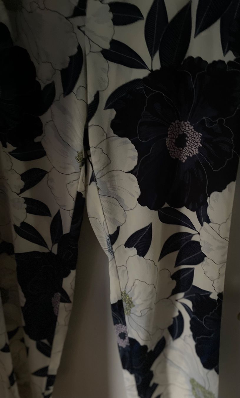 Hosen: Blumen Hose, Stoffhose, Sommerhose, Gr. 44 – Gebraucht aus Adligenswil von Decor-Tech 4