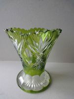 Antike grüne Kristallvase - geschliffen