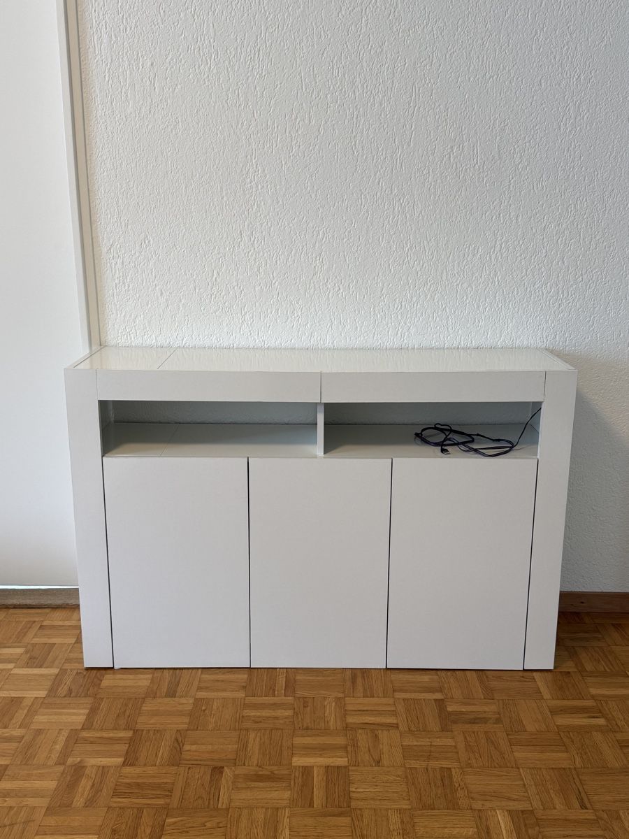 Kommoden: Weisses Sideboard / Kommode mit 3 Türen – Gebraucht aus Baar von mzh9